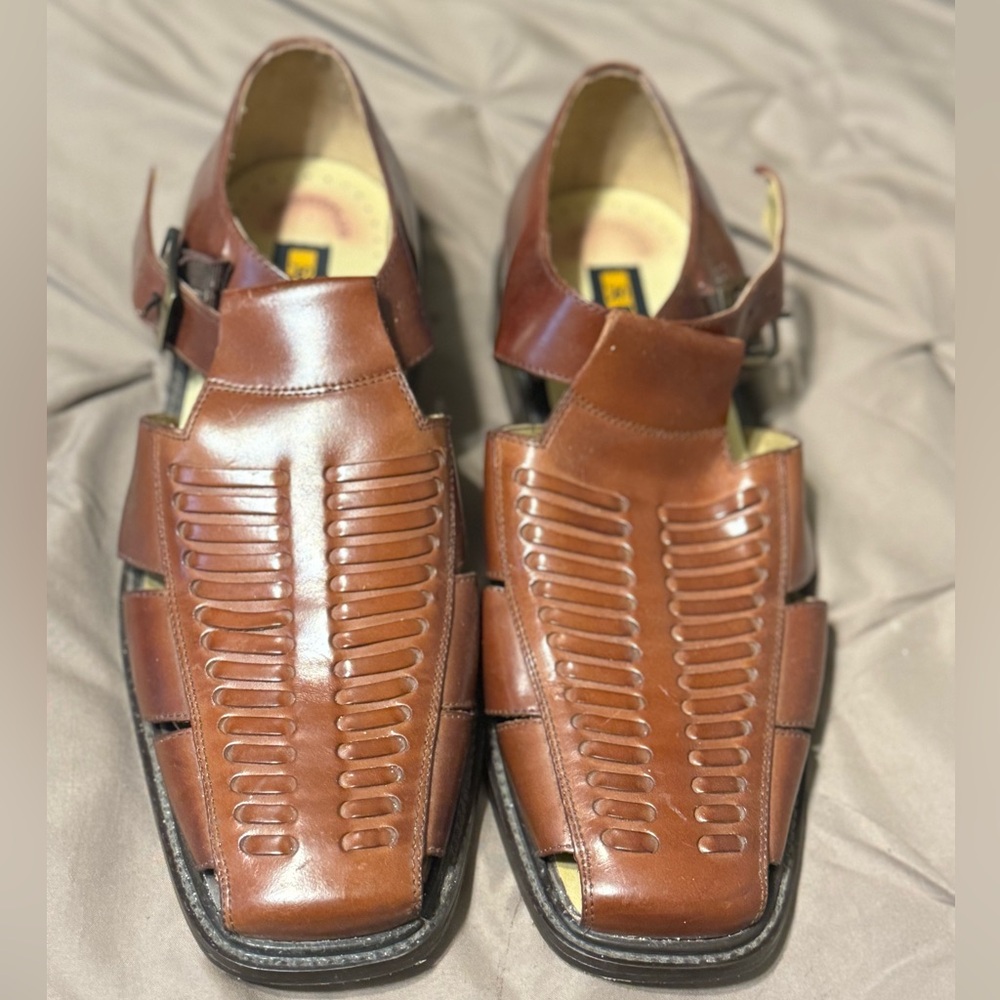 Men’s leather dress sandals
